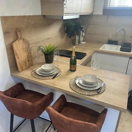 Jolie Proche Du Pont Du Gard Apartament *