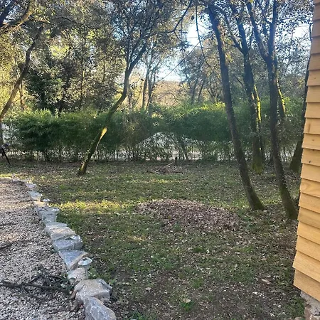 Jolie Proche Du Pont Du Gard Apartament *